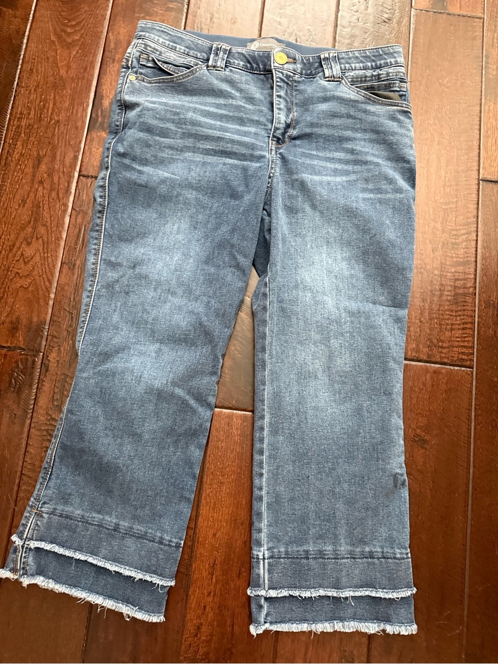 Democracy Frayed Hem Cropped Blue Jeans with “Ab” Technology - 14P